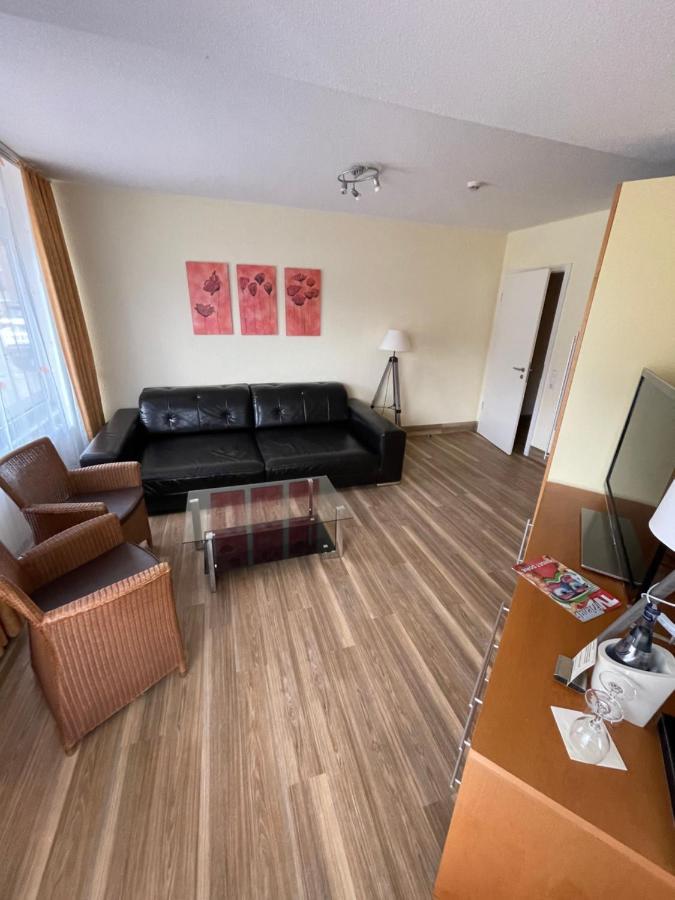 Nordseehotel Benser Hof Garni Am Hafen Бензерзиль Экстерьер фото