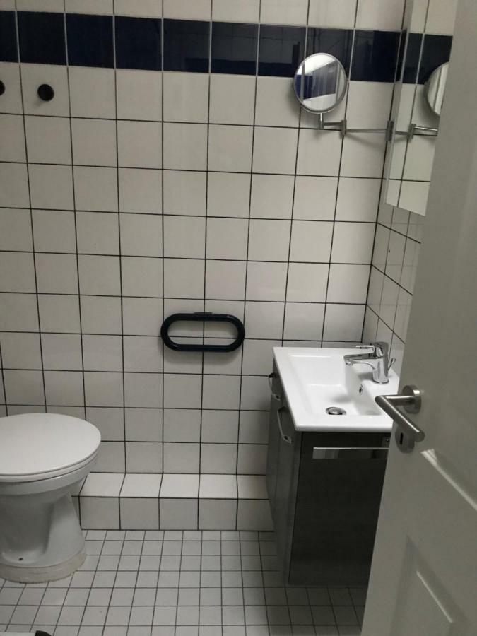 Nordseehotel Benser Hof Garni Am Hafen Бензерзиль Экстерьер фото